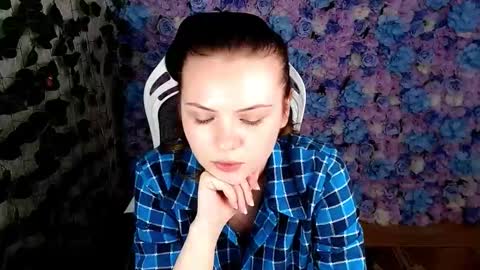 Lina online show from October 2025 05:30:01 AM