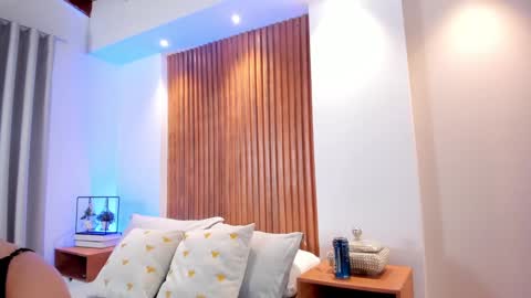 Snapshot of ximelopez1 chatting on November 2025 07:46:02 PM XIMENA LOPEZ online show from November 2025 07:46:02 PM