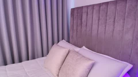 Snapshot of ximelopez1 chatting on April 2026 09:39:33 PM XIMENA LOPEZ online show from April 2026 09:39:33 PM