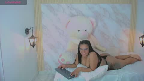 Snapshot of xiomy_fox chatting on May 2026 11:50:02 AM XiomyFox online show from May 2026 11:50:02 AM