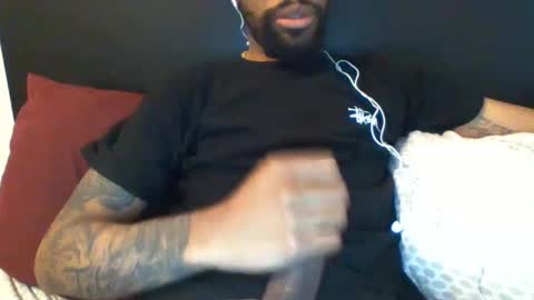 Snapshot of xjonathanxgx chatting on March 2025 03:02:01 PM OmgItsSoFuckingBig online show from March 2025 03:02:01 PM