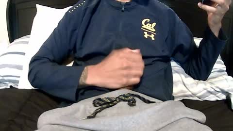 Snapshot of xjonathanxgx chatting on April 2026 05:52:01 AM OmgItsSoFuckingBig online show from April 2026 05:52:01 AM