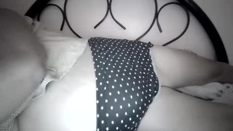 Snapshot of xjuicytits chatting on February 2026 01:12:01 AM xjuicytits online show from February 2026 01:12:01 AM