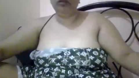 Snapshot of xjuicytits chatting on May 2026 10:37:02 PM xjuicytits online show from May 2026 10:37:02 PM