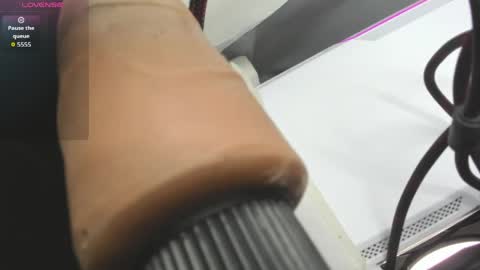 Snapshot of xkim_starx chatting on May 2026 08:20:01 AM welcome friends online show from May 2026 08:20:01 AM