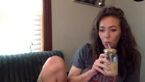 xLacyy online show from April 2026 03:04:01 PM