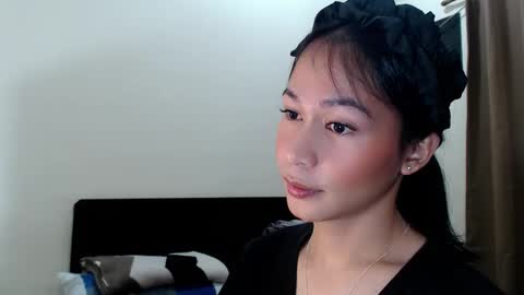 Snapshot of xlovely_destinyx chatting on February 2026 02:01:02 PM Alice online show from February 2026 02:01:02 PM