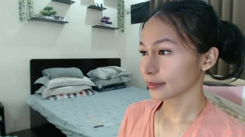 Snapshot of xlovely_destinyx chatting on June 2026 04:10:01 AM Alice online show from June 2026 04:10:01 AM