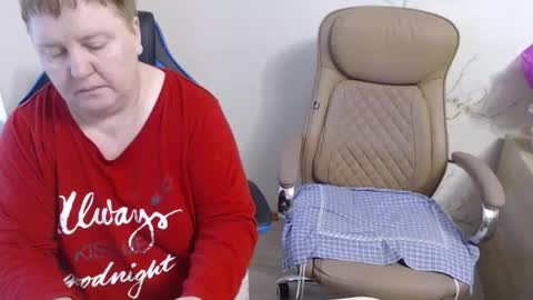 XMollyJaneX online show from November 2025 11:05:01 AM