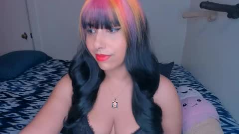 Snapshot of xocurvyrae chatting on December 2024 12:54:01 AM Rae online show from December 2024 12:54:01 AM