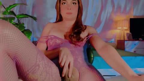 Snapshot of xseductivemichellex chatting on February 2025 11:17:01 AM Michelle online show from February 2025 11:17:01 AM