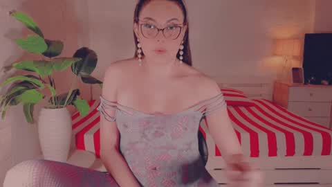 Snapshot of xseductivemichellex chatting on February 2025 11:09:02 AM Michelle online show from February 2025 11:09:02 AM