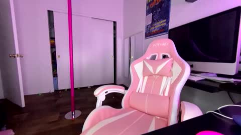 xStarGazingx online show from January 2026 04:15:01 AM