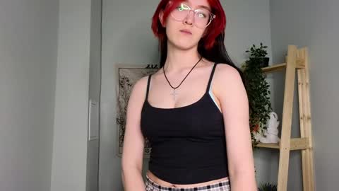 xteeenx online show from January 2025 05:35:01 AM