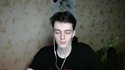 traqqq online show from April 2026 08:28:02 PM