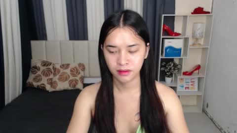 CHLOES ROOM online show from November 2025 09:56:02 AM