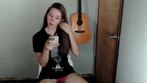 Snapshot of xxinnocentbellaxx chatting on December 2024 09:52:02 PM Dyanna Zulla online show from December 2024 09:52:02 PM