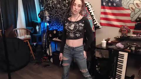 Lilith online show from September 2025 01:44:02 AM