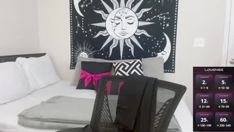 Snapshot of xxlittlemiss95xx chatting on February 2025 07:02:01 AM Natalie Jade online show from February 2025 07:02:01 AM