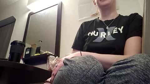 xxmariebliss online show from February 2026 03:52:02 PM