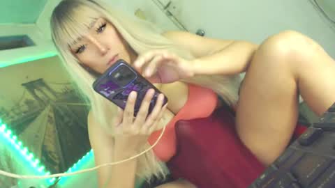 Snapshot of xxqueenjasminexx chatting on March 2025 04:38:02 AM Jasmine online show from March 2025 04:38:02 AM