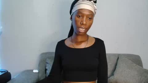 xxsexytalia28 online show from October 2025 04:18:01 PM