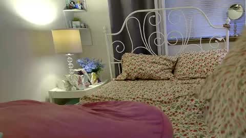 Strawberry Jane online show from April 2026 02:50:02 AM