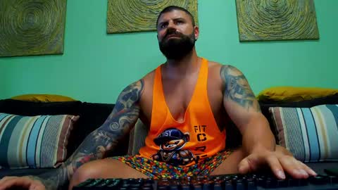 Snapshot of xxtreamleonard chatting on June 2026 07:43:01 AM Xtream Leonard online show from June 2026 07:43:01 AM