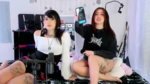 Snapshot of xxunholymusexx chatting on February 2026 10:49:02 PM Muse n Poppy online show from February 2026 10:49:02 PM