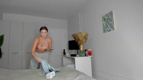 Snapshot of xxx_leila chatting on November 2025 10:17:01 AM xxx_leila online show from November 2025 10:17:01 AM