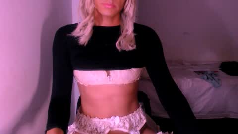 Snapshot of xxxanonymousloverxxx chatting on October 2025 04:02:01 AM Chiara online show from October 2025 04:02:01 AM