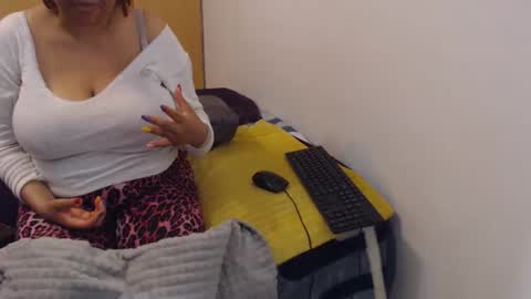 Ayanda online show from October 2025 06:40:02 PM