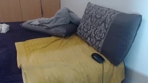 Ayanda online show from October 2025 06:19:02 PM