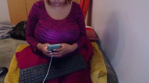 Snapshot of xxxbustybabe27x chatting on April 2026 06:53:02 PM Ayanda online show from April 2026 06:53:02 PM
