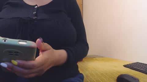 Snapshot of xxxbustybabe27x chatting on May 2026 12:01:01 PM Ayanda online show from May 2026 12:01:01 PM