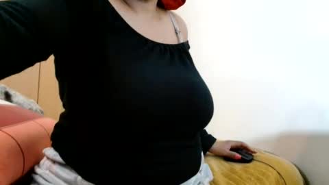 Snapshot of xxxbustybabe27x chatting on May 2026 12:35:02 PM Ayanda online show from May 2026 12:35:02 PM