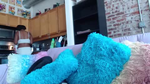 Danielle online show from September 2025 07:39:01 PM