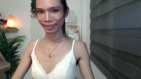 Your Princess Yums online show from November 2025 02:43:02 AM