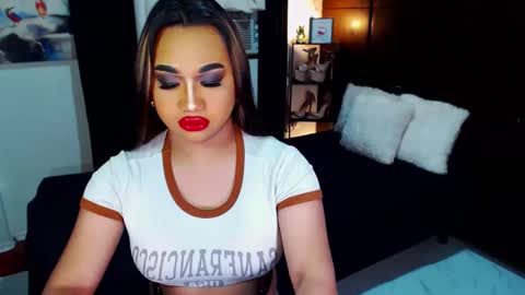 Snapshot of xxxgiganticoliviacummerxxx chatting on December 2024 02:53:01 AM OLIVIA online show from December 2024 02:53:01 AM