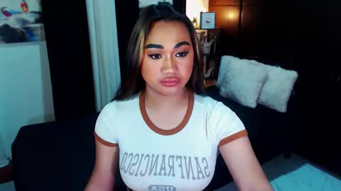 Snapshot of xxxgiganticoliviacummerxxx chatting on December 2024 08:51:01 PM OLIVIA online show from December 2024 08:51:01 PM