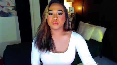 Snapshot of xxxgiganticoliviacummerxxx chatting on December 2024 02:35:02 PM OLIVIA online show from December 2024 02:35:02 PM