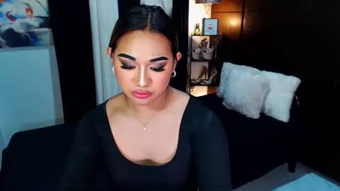 Snapshot of xxxgiganticoliviacummerxxx chatting on December 2024 09:37:01 PM OLIVIA online show from December 2024 09:37:01 PM