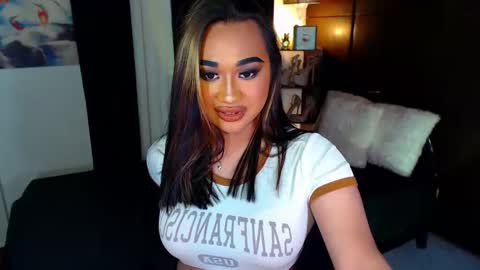 Snapshot of xxxgiganticoliviacummerxxx chatting on December 2024 06:38:01 PM OLIVIA online show from December 2024 06:38:01 PM