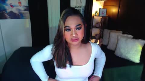 Snapshot of xxxgiganticoliviacummerxxx chatting on December 2024 03:30:02 PM OLIVIA online show from December 2024 03:30:02 PM