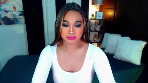 Snapshot of xxxgiganticoliviacummerxxx chatting on December 2024 05:51:02 PM OLIVIA online show from December 2024 05:51:02 PM