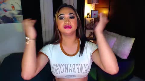 Snapshot of xxxgiganticoliviacummerxxx chatting on December 2024 07:27:02 PM OLIVIA online show from December 2024 07:27:02 PM