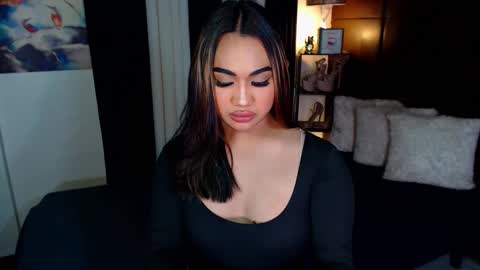 Snapshot of xxxgiganticoliviacummerxxx chatting on December 2024 03:44:01 PM OLIVIA online show from December 2024 03:44:01 PM