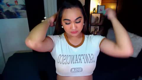 Snapshot of xxxgiganticoliviacummerxxx chatting on December 2024 02:24:01 AM OLIVIA online show from December 2024 02:24:01 AM