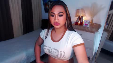 Snapshot of xxxgiganticoliviacummerxxx chatting on December 2024 05:43:01 PM OLIVIA online show from December 2024 05:43:01 PM