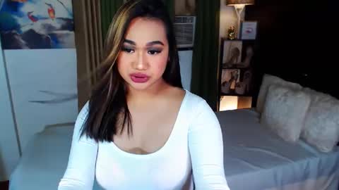 Snapshot of xxxgiganticoliviacummerxxx chatting on January 2025 02:40:02 PM OLIVIA online show from January 2025 02:40:02 PM